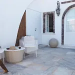 The Palm Rock, Santorini