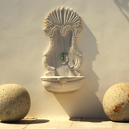 The Palm Rock, Santorini