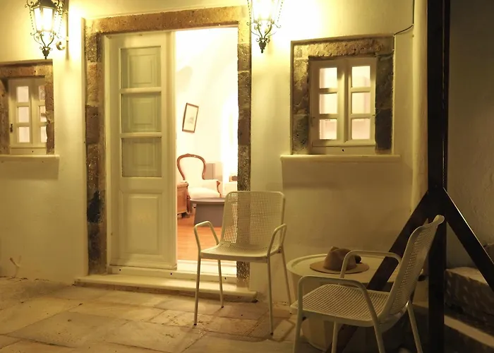 The Palm Rock, Santorini