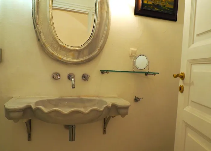 Vakantiehuis The Palm Rock, Santorini Foinikiá