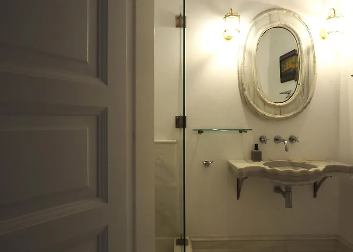 The Palm Rock, Santorini Vakantiehuis *