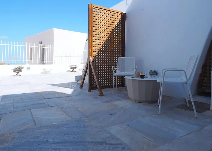 The Palm Rock, Santorini * Foinikiá