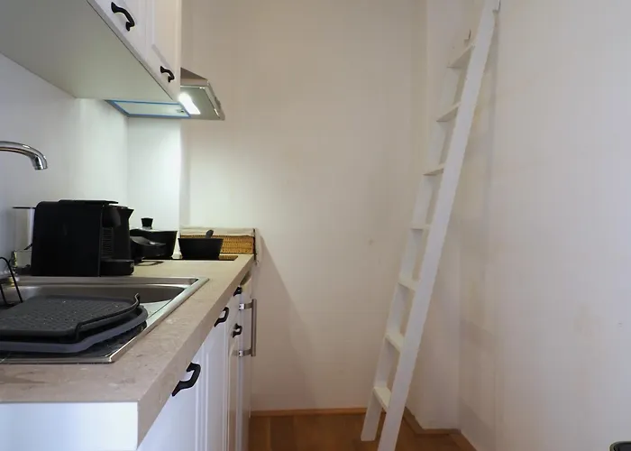 The Palm Rock, Santorini Foinikiá