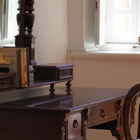 The Palm Rock, Santorini