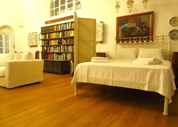 The Palm Rock, Santorini * Foinikia (Santorini)