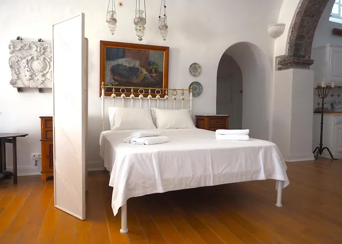 The Palm Rock, Santorini Holiday home Foinikia (Santorini)