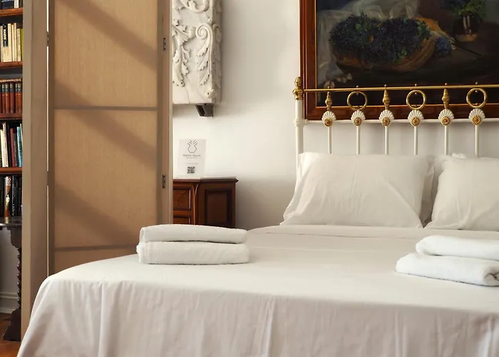 The Palm Rock, Santorini * Foinikia (Santorini)