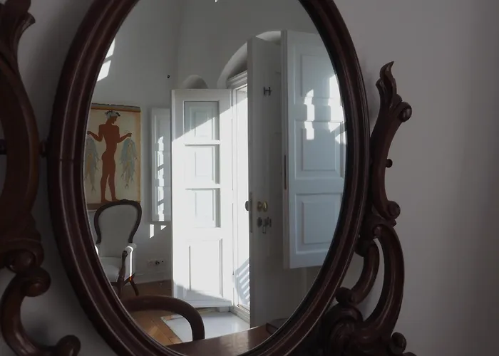 The Palm Rock, Santorini